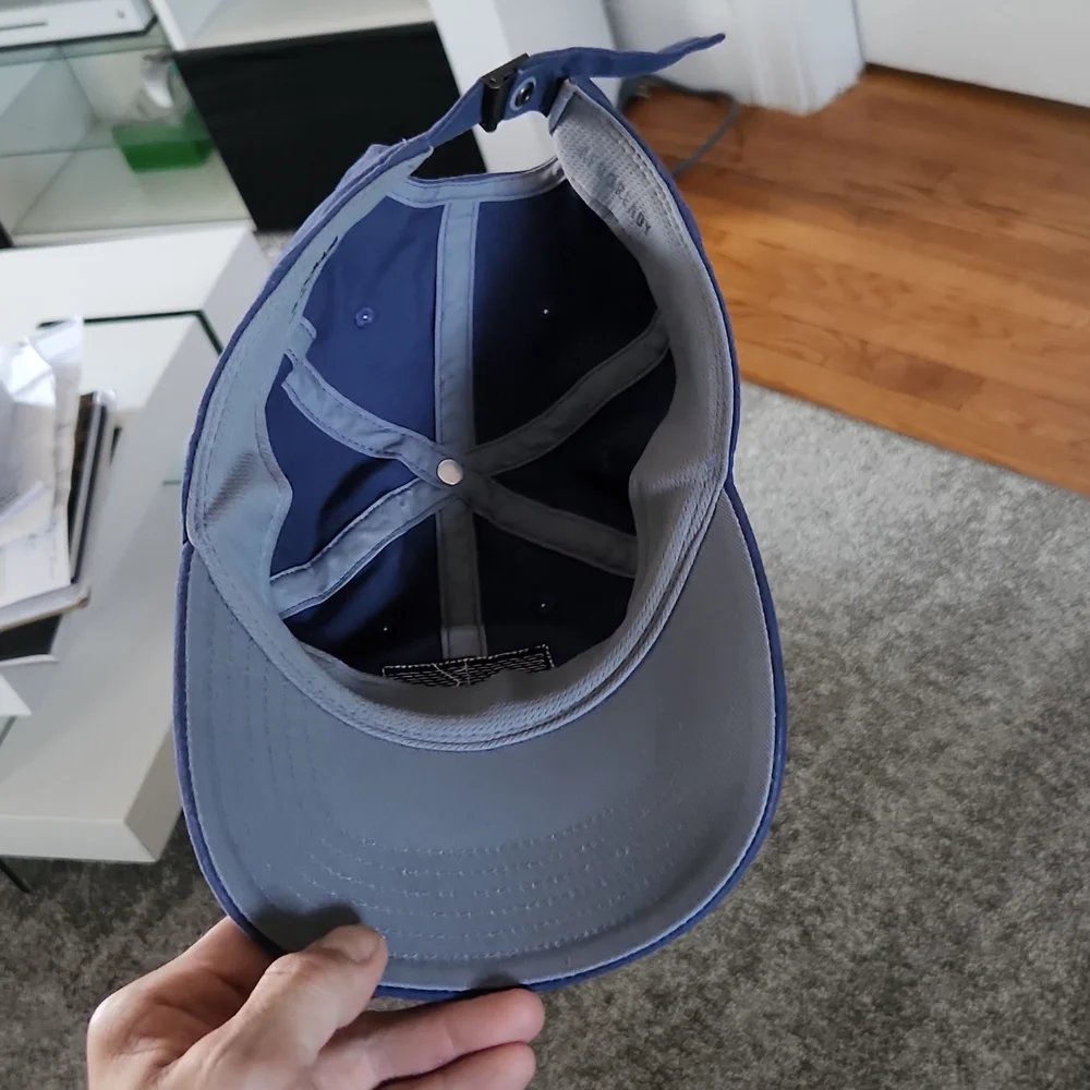Adidas hat - Picture 4 of 4